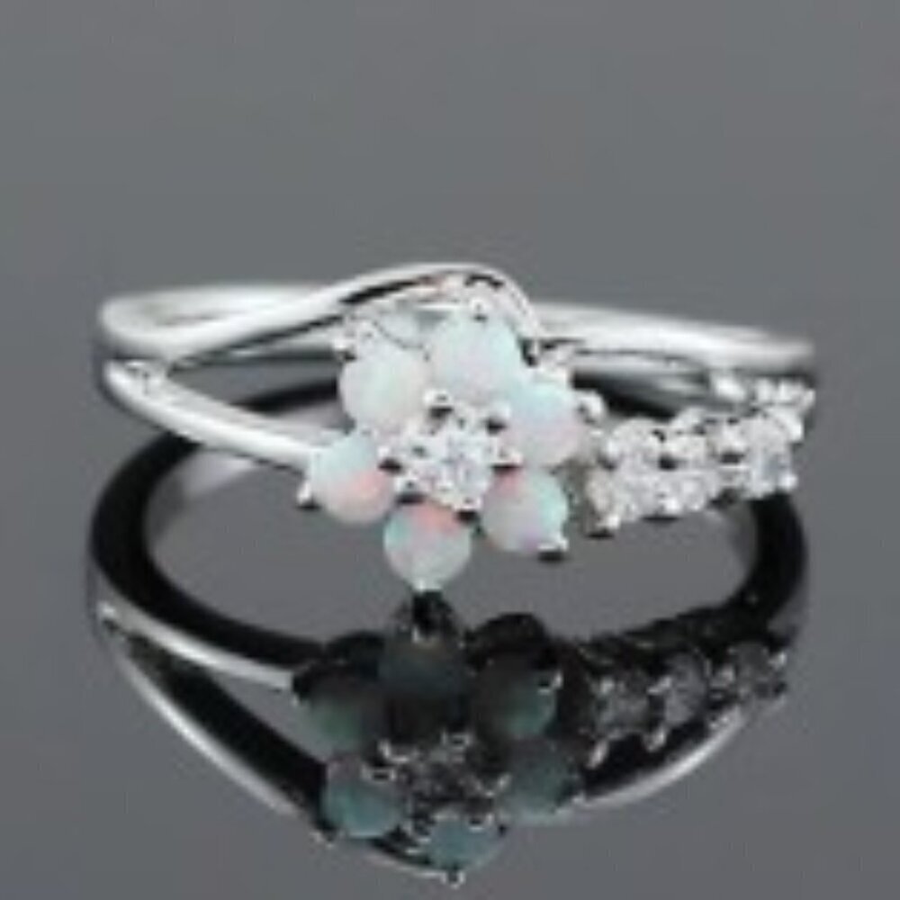 Flower-shaped Synth Opal Inlaid In 2.7 Grams Of 925 Sterling Silver Women size 8